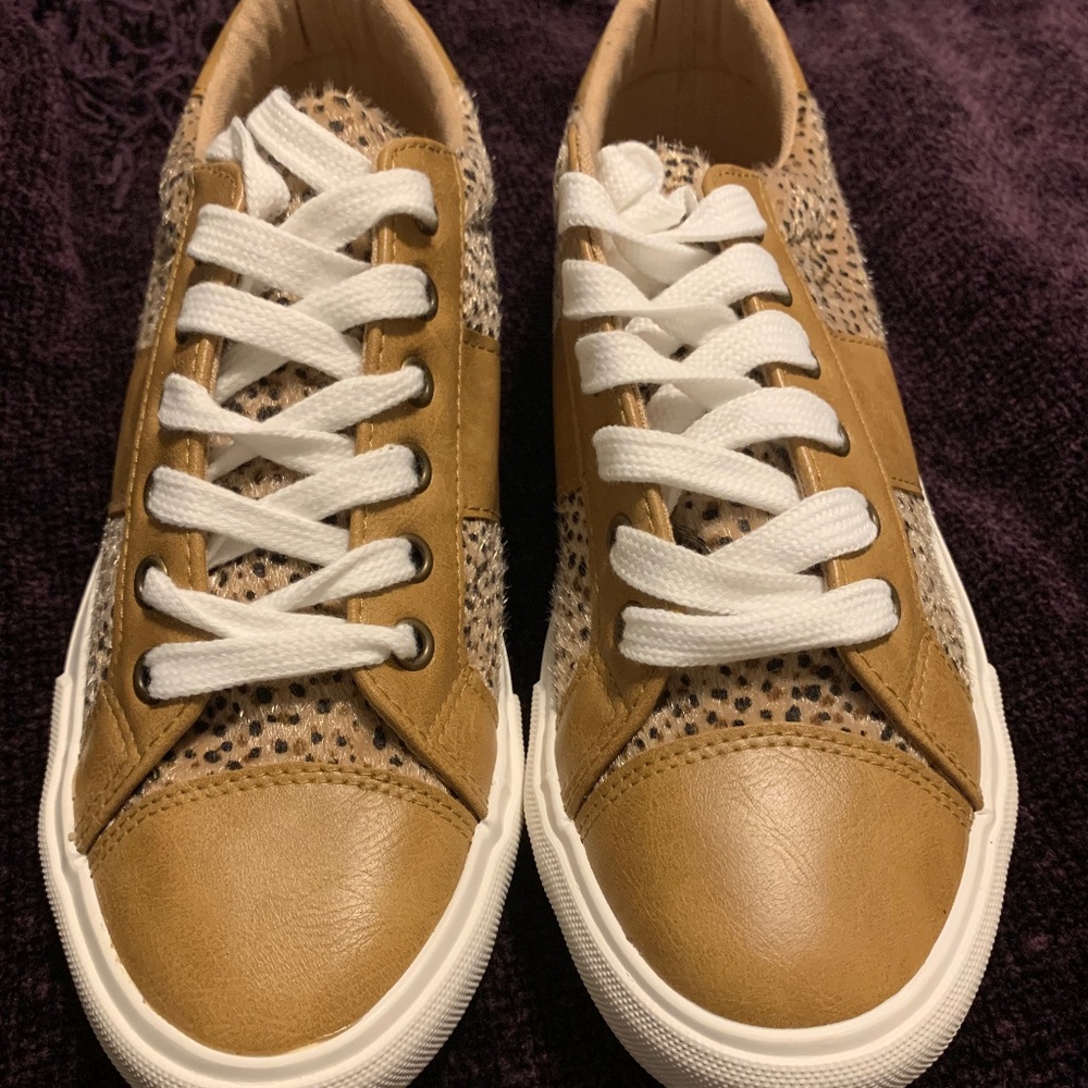 Very G Sneakers